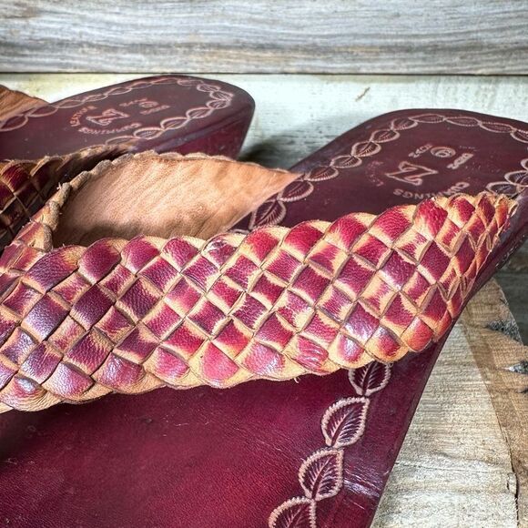 NWOB Brown Leather Handmade Flip Flops sz 9 - Picture 4 of 10